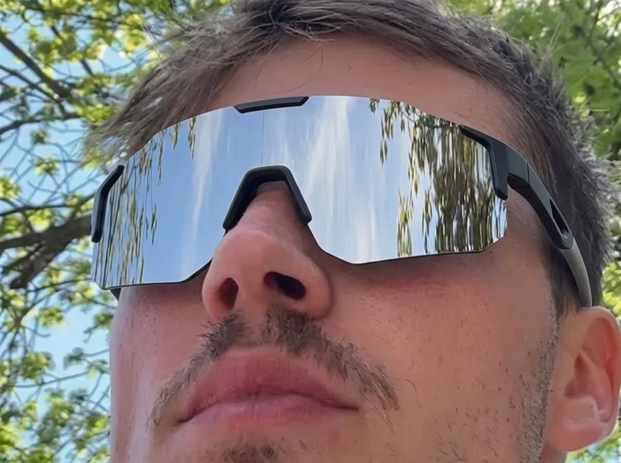 Cliente usando las gafas